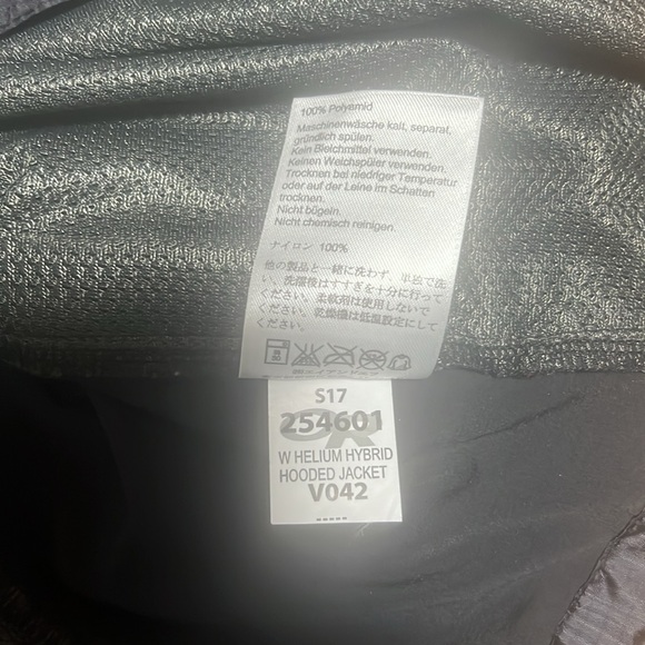 Women’s Outdoor Research XSmall Helium Rain Jacket Black - Picture 6 of 6